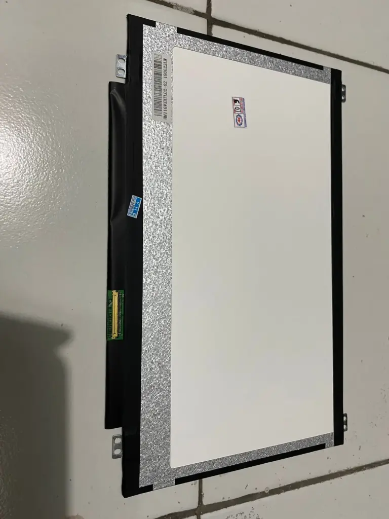 LCD 11.6 Inch Slim 40 Pin Baut Atas Bawah HD