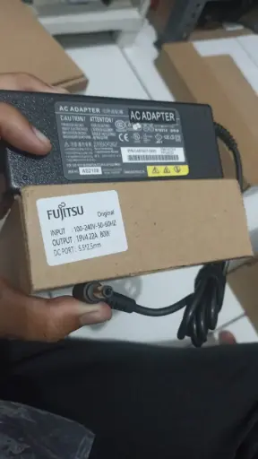 Charger Fujitsu 19V 4.22A 5.5*2.5 80W